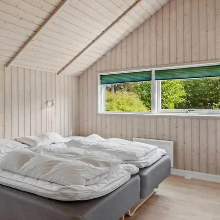 Stunning In With Kitchen Feriehus Hals