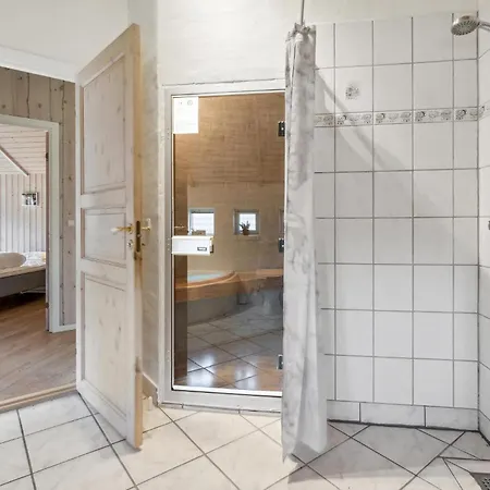 Stunning In With Kitchen Feriehus