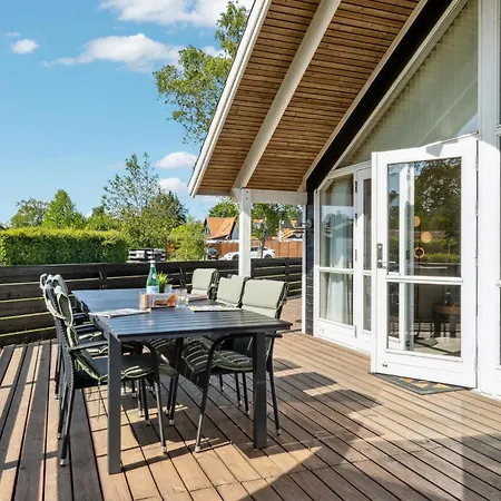 Stunning In With Kitchen * Hals