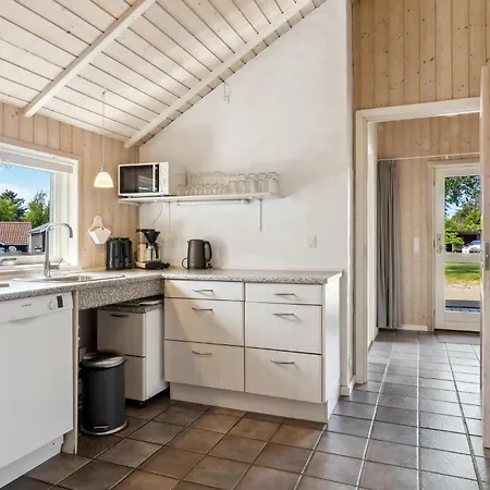 Stunning In With Kitchen Feriehus